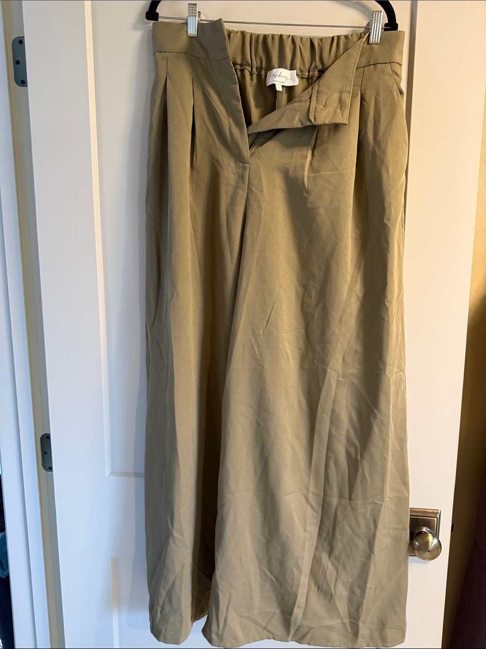 Wide Leg Pleated Trousers in Olive Khaki